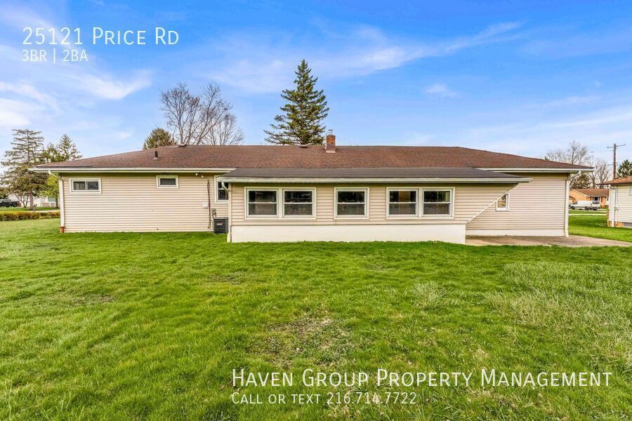 25121 Price Rd, Bedford Heights - Welcome to this spacious 3-bed 1.5-bath single-family home!  property image
