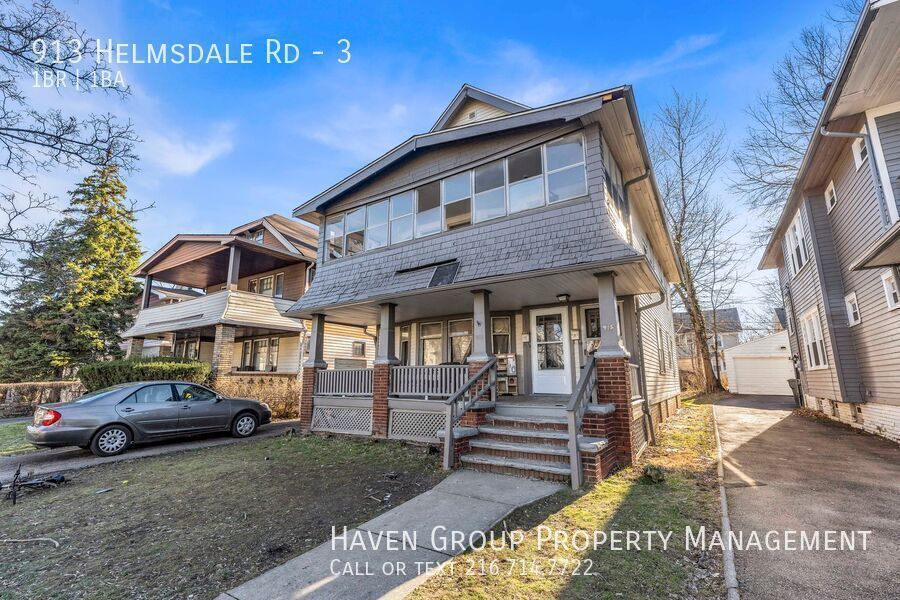 913 Helmsdale Rd | Unit 3, Cleveland Heights- Spacious 1 bed 1 bath multi-family home! property image