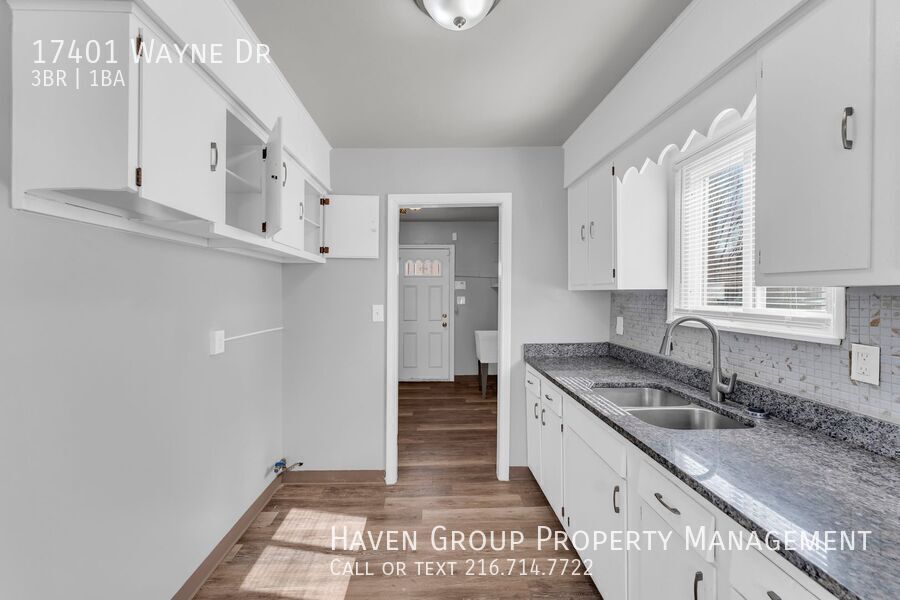 17401 Wayne Dr, Cleveland -  Spacious 3-bed 1-bath single-family home! property image