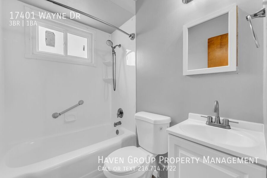 17401 Wayne Dr, Cleveland -  Spacious 3-bed 1-bath single-family home! property image