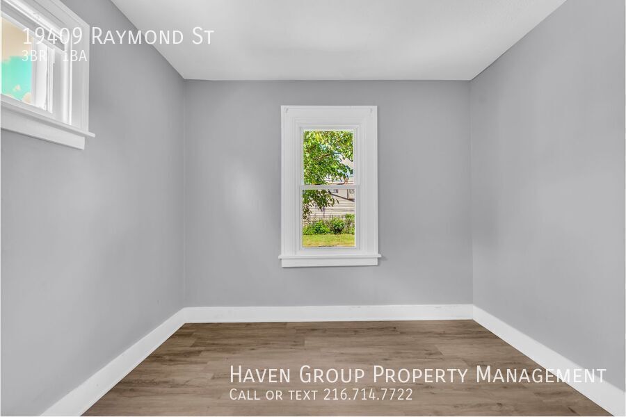 19409 Raymond St, Maple Heights - Spacious 3-bed 1-bath single-family home! property image