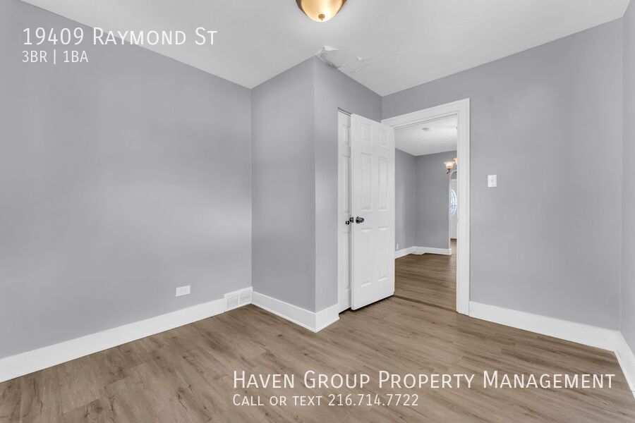 19409 Raymond St, Maple Heights - Spacious 3-bed 1-bath single-family home! property image