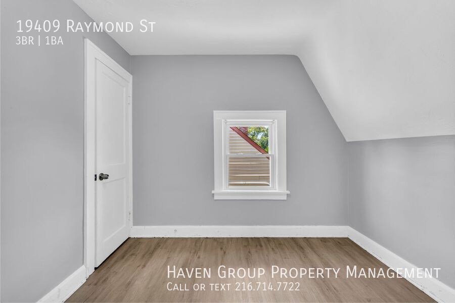 19409 Raymond St, Maple Heights - Spacious 3-bed 1-bath single-family home! property image