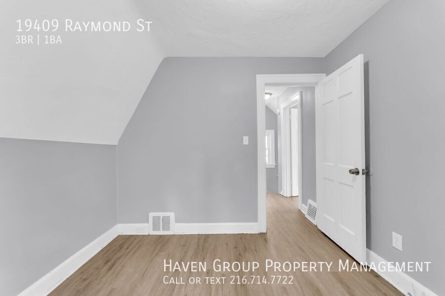 19409 Raymond St, Maple Heights - Spacious 3-bed 1-bath single-family home! property image