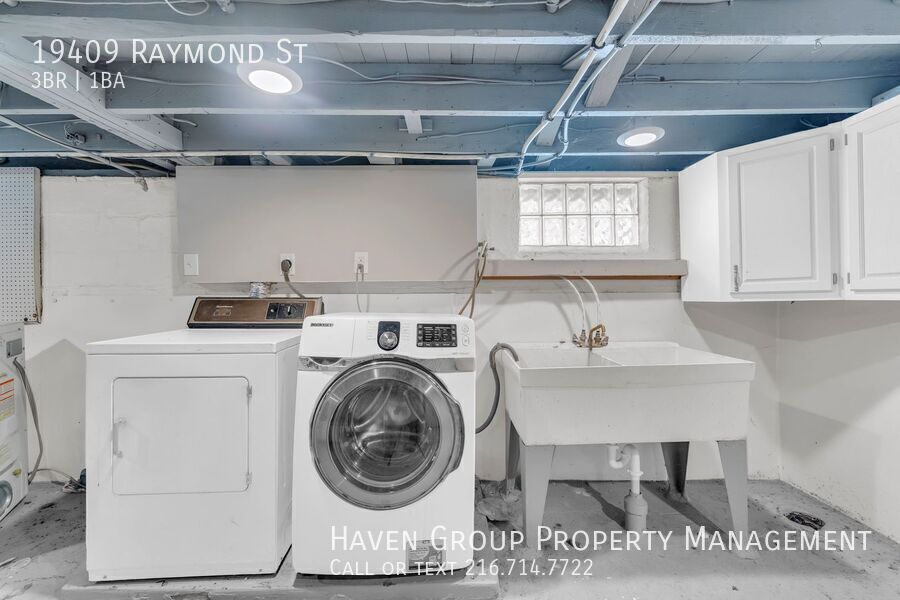 19409 Raymond St, Maple Heights - Spacious 3-bed 1-bath single-family home! property image