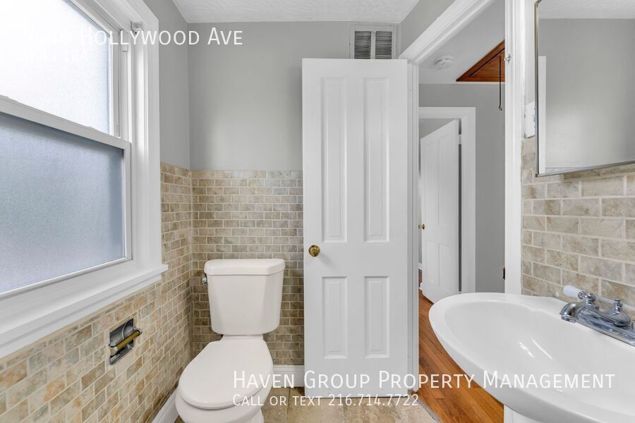 5440 Hollywood Ave, Maple Heights- Spacious 3-bed 1-bath single-family home! property image