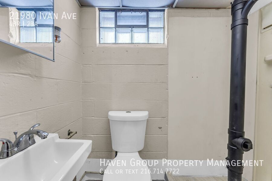 21980 Ivan Ave, Euclid - Spacious 4-bed 2-bath single-family home! property image