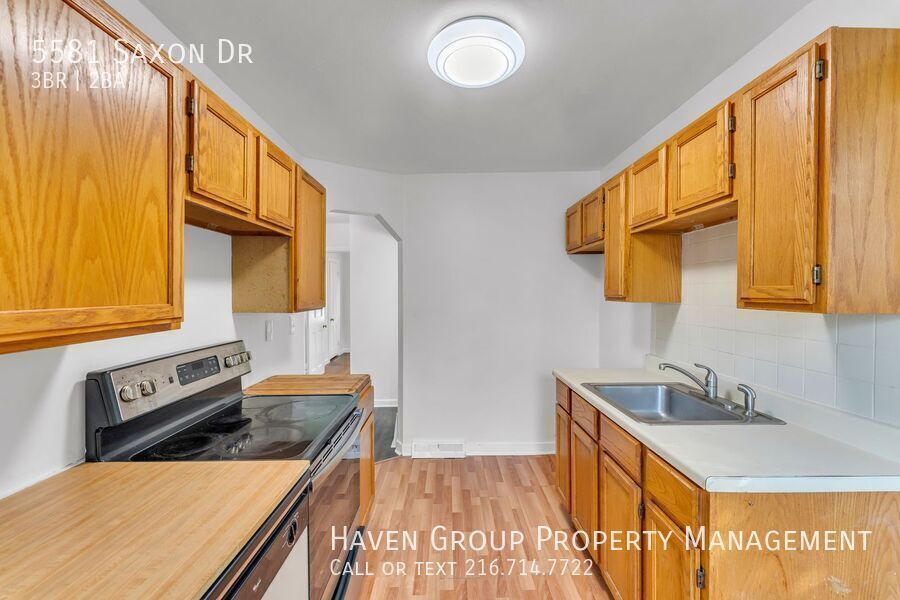 5581 Saxon Dr, Garfield Heights - Spacious 3-bed 2-bath single-family home! property image