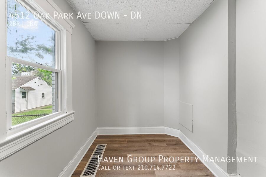 4512 Oak Park Ave| DN, Cleveland, Ohio, 44109 - Spacious 2-bed 1-bath multi-family home! property image