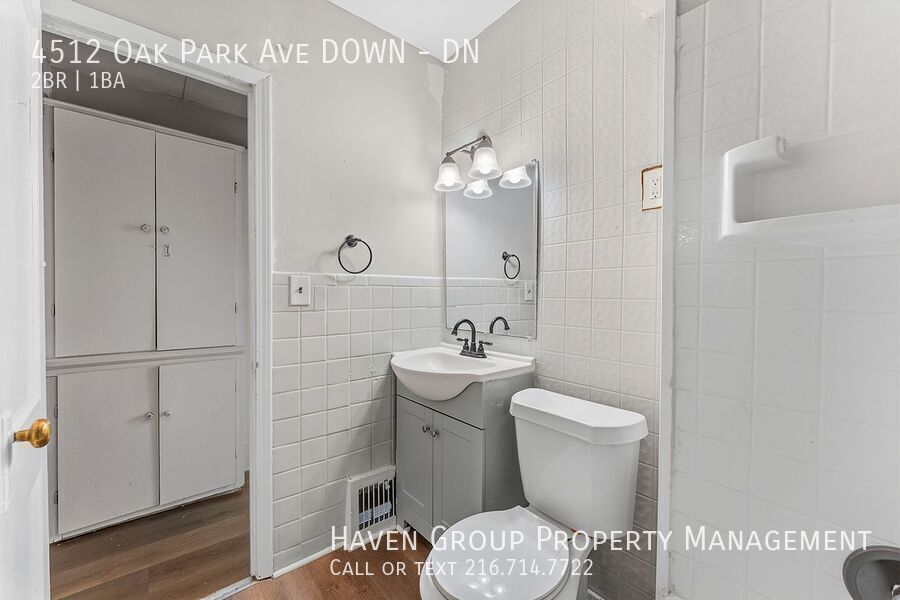 4512 Oak Park Ave| DN, Cleveland, Ohio, 44109 - Spacious 2-bed 1-bath multi-family home! property image