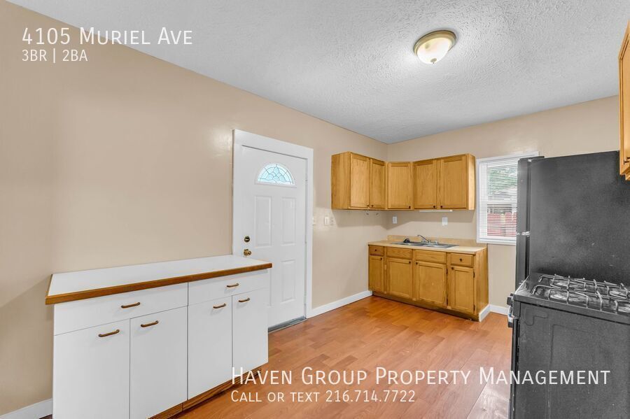 4105 Muriel Ave, Cleveland, Ohio, 44109- Spacious 3-bed 1.5 -bath single-family home! property image