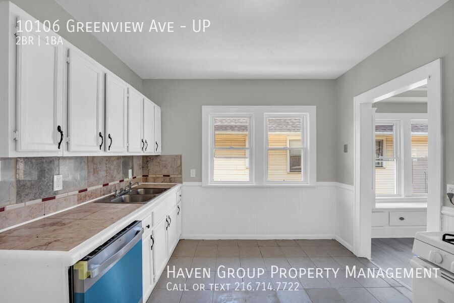 10106 Greenview Ave | UP, Garfield Heights, Ohio, 44125 - Spacious 2-bed 1-bath multi-family home! property image