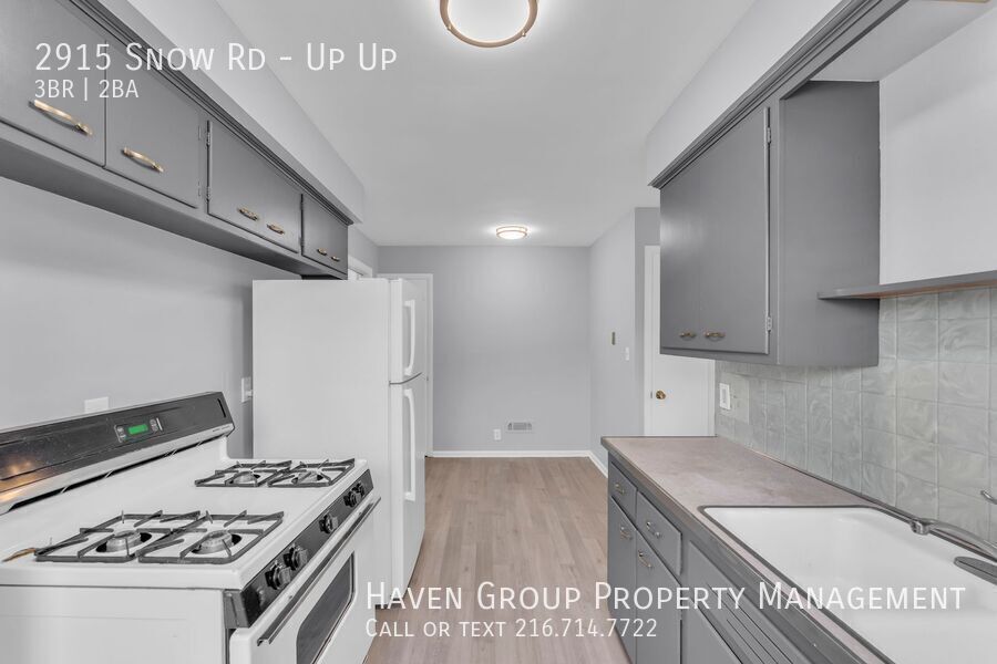 2915 Snow Rd | UP, Parma, Ohio, 44134 - Spacious 3-bed 1.5-bath multi-family home! property image
