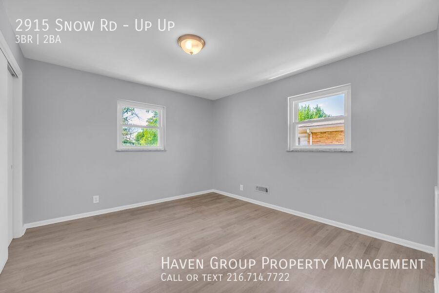 2915 Snow Rd | UP, Parma, Ohio, 44134 - Spacious 3-bed 1.5-bath multi-family home! property image