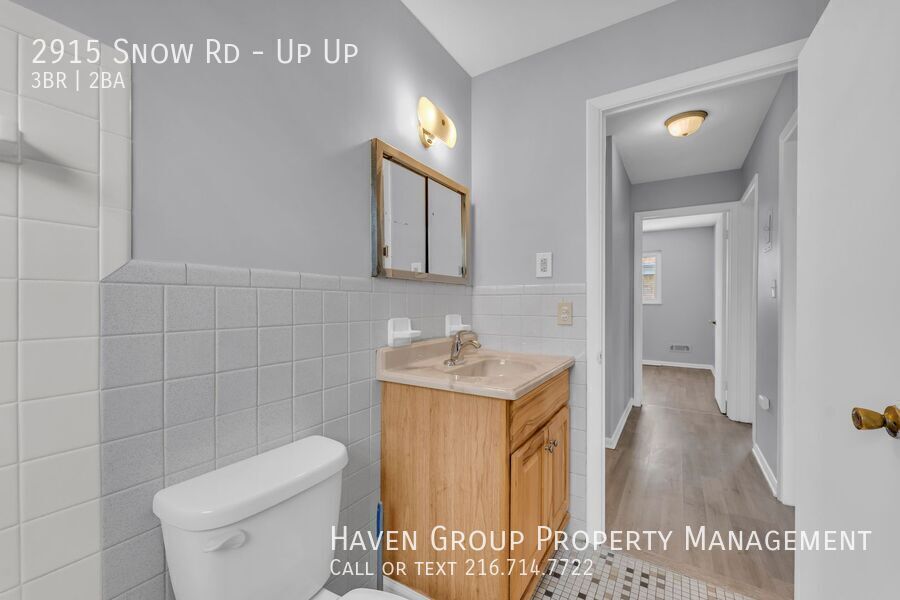 2915 Snow Rd | UP, Parma, Ohio, 44134 - Spacious 3-bed 1.5-bath multi-family home! property image