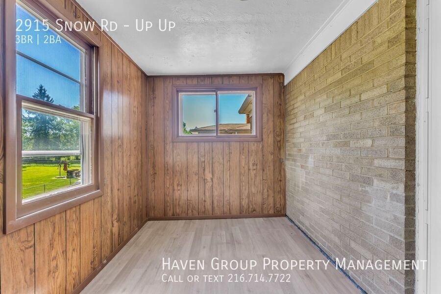 2915 Snow Rd | UP, Parma, Ohio, 44134 - Spacious 3-bed 1.5-bath multi-family home! property image
