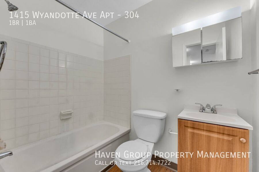 1415 Wyandotte Ave | Unit #304, Lakewood, Ohio, 44107 - Spacious 1-bed 1-bath apartment! Heat Included property image