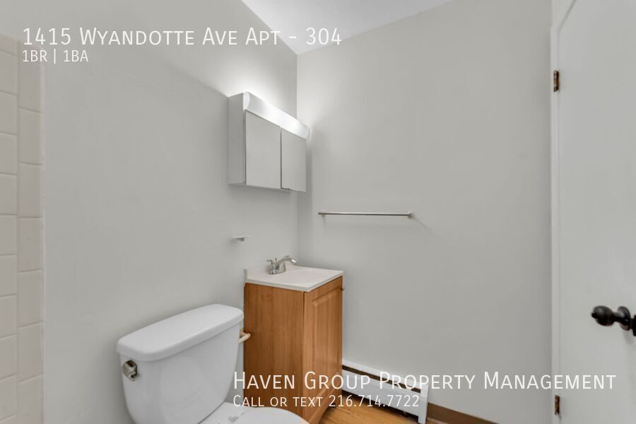 1415 Wyandotte Ave | Unit #304, Lakewood, Ohio, 44107 - Spacious 1-bed 1-bath apartment! Heat Included property image