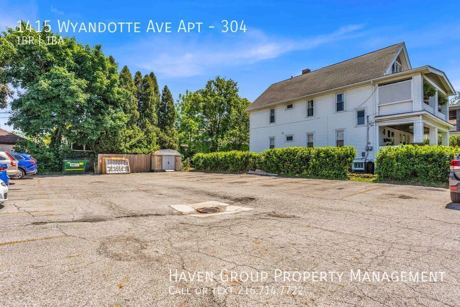 1415 Wyandotte Ave | Unit #304, Lakewood, Ohio, 44107 - Spacious 1-bed 1-bath apartment! Heat Included property image