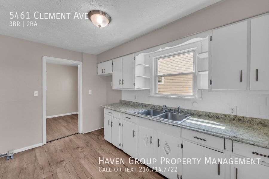5461 Clement Ave, Maple Heights, Ohio, 44137- Spacious 3-bed 1.5 -bath single-family home! property image