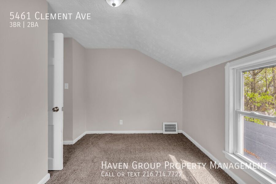 5461 Clement Ave, Maple Heights, Ohio, 44137- Spacious 3-bed 1.5 -bath single-family home! property image