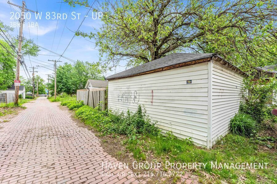2050 W 83rd St | UP, Cleveland, Ohio, 44102 - Spacious 3-bed 1-bath multi-family home! property image