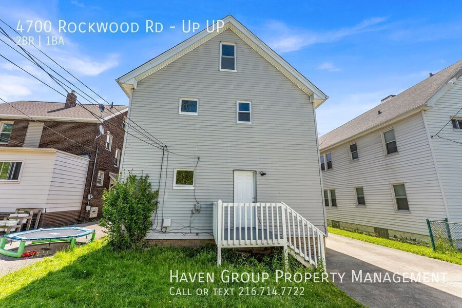 4700 Rockwood Rd | UP, Garfield Heights, Ohio, 44125 - Spacious 2-bed 1-bath multi-family home! property image