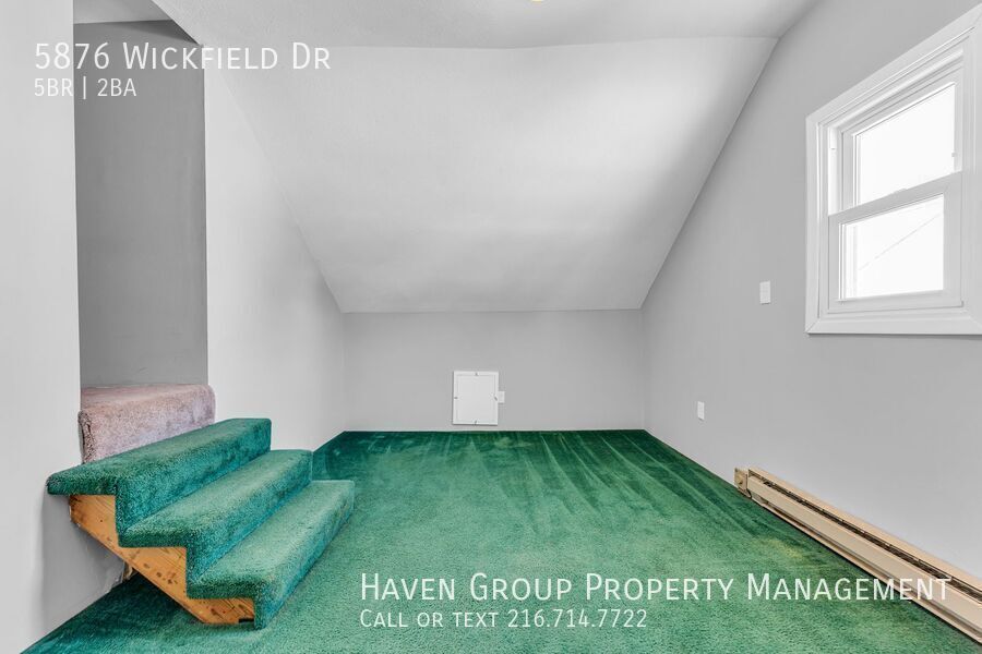 5876 Wickfield Dr, Parma Heights, OH 44130 - Spacious 5-bed 2-bath single-family home! property image