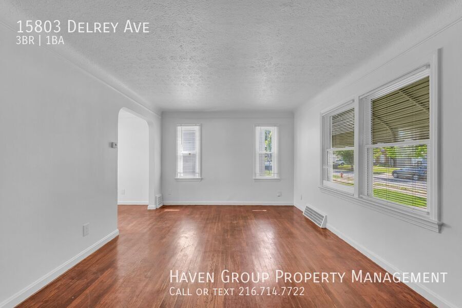 15803 Delrey Ave, Cleveland, Ohio, 44128- Spacious 3-bed 1 -bath single-family home! property image