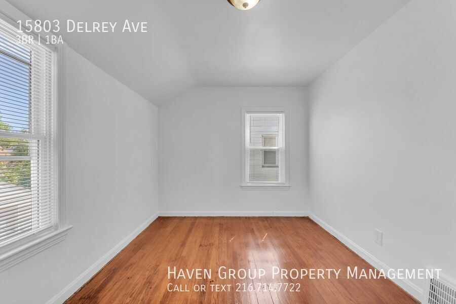 15803 Delrey Ave, Cleveland, Ohio, 44128- Spacious 3-bed 1 -bath single-family home! property image
