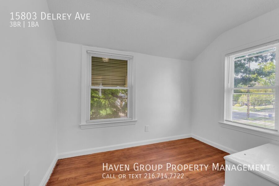 15803 Delrey Ave, Cleveland, Ohio, 44128- Spacious 3-bed 1 -bath single-family home! property image