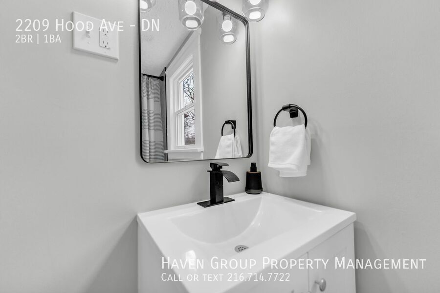 2209 Hood Ave| DN, Cleveland, Ohio, 44109 - Spacious 2-bed 1-bath multi-family home! property image