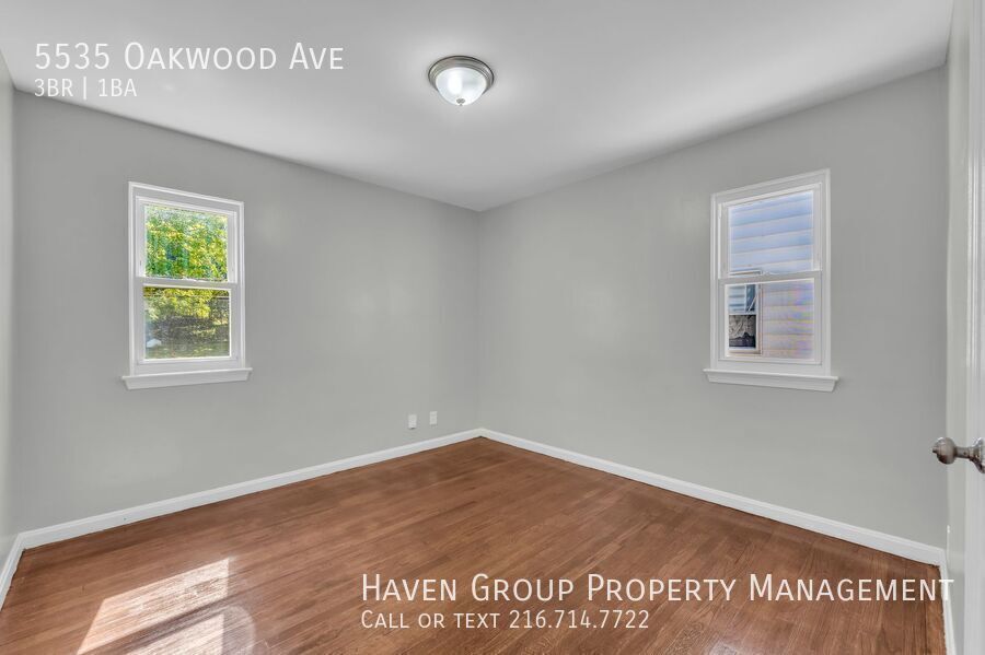 5535 Oakwood Ave, Maple Heights, Ohio, 44137- Spacious 3-bed 1 -bath single-family home! property image
