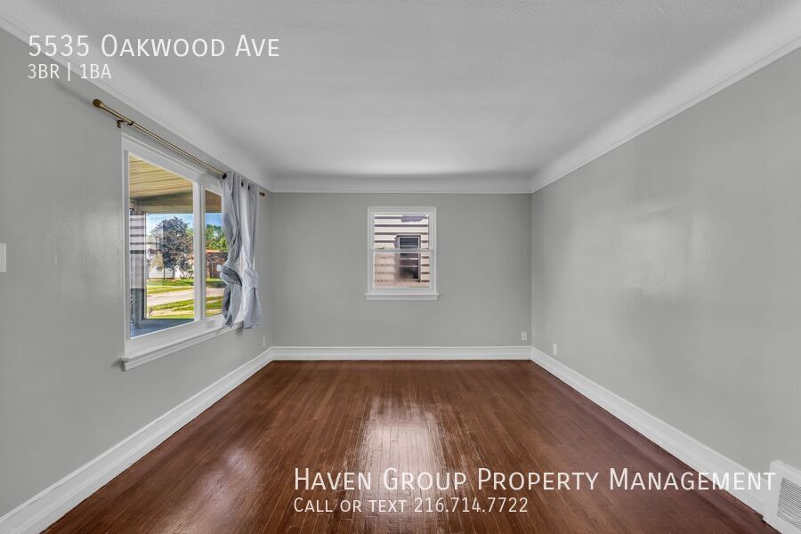 5535 Oakwood Ave, Maple Heights, Ohio, 44137- Spacious 3-bed 1 -bath single-family home! property image