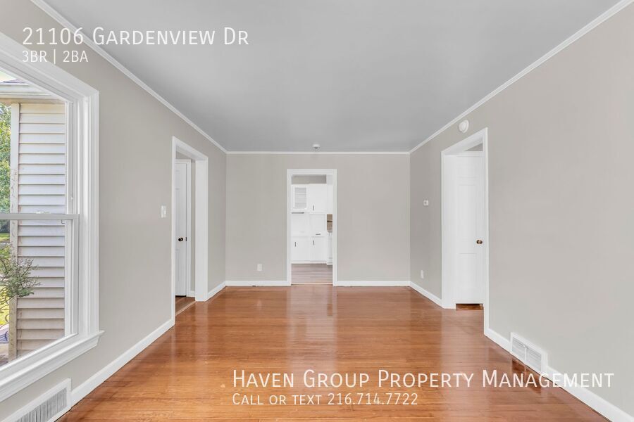 21106 Gardenview Dr, Maple Heights, Ohio, 44137- Spacious 3-bed 2-bath single-family home! property image