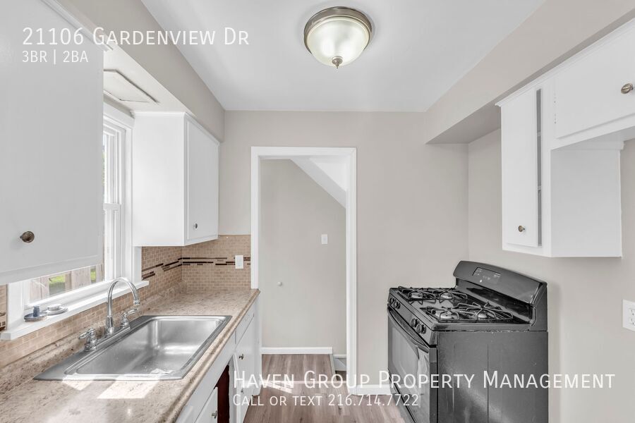 21106 Gardenview Dr, Maple Heights, Ohio, 44137- Spacious 3-bed 2-bath single-family home! property image