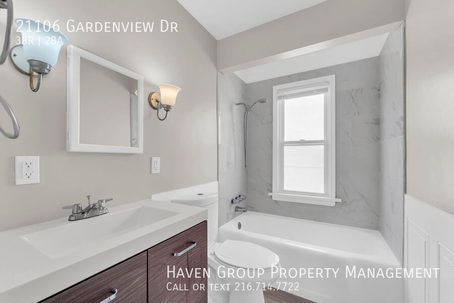 21106 Gardenview Dr, Maple Heights, Ohio, 44137- Spacious 3-bed 2-bath single-family home! property image