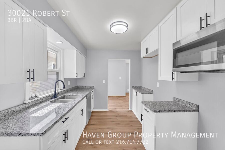 30021 Robert St, Wickliffe, OH 44092- Spacious 3-bed 1.5 -bath single-family home! property image