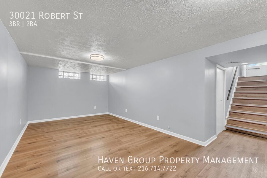 30021 Robert St, Wickliffe, OH 44092- Spacious 3-bed 1.5 -bath single-family home! property image
