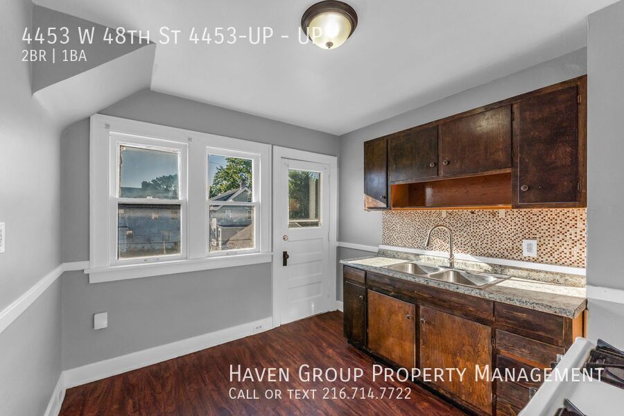 4453 W 48th St | UP, Cleveland, Ohio, 44144 - Spacious 2-bed 1-bath multi-family home! property image