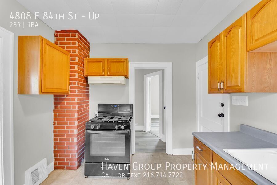 4808 E 84th St | UP, Garfield Heights, OH 44125 - Spacious 2-bed 1-bath multi-family home! property image