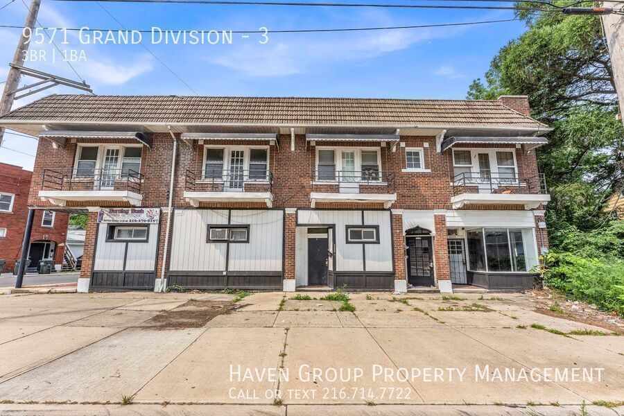 4600 (9571) Grand Division Ave | Unit 3, Cleveland, OH 44125- Spacious 3-bed 1-bath apartment! property image
