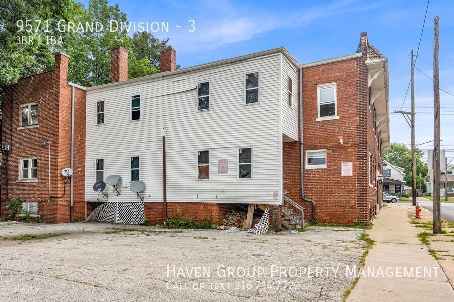 4600 (9571) Grand Division Ave | Unit 3, Cleveland, OH 44125- Spacious 3-bed 1-bath apartment! property image