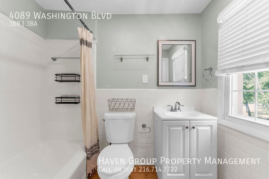 4089 Washington Blvd, University Hts, OH 44118- Spacious 3-bed 2.5-bath single-family home! property image