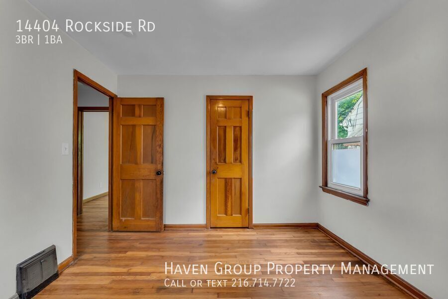 14404 Rockside Rd, Maple Heights, OH 44137- Spacious 3-bed 1-bath single-family home! property image