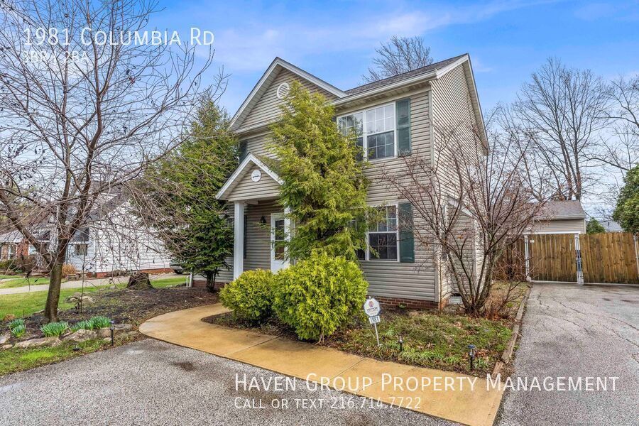 1981 Columbia Rd, Westlake, OH 44145- Spacious 3-bed 2-bath single-family home! Short-Term Rental property image