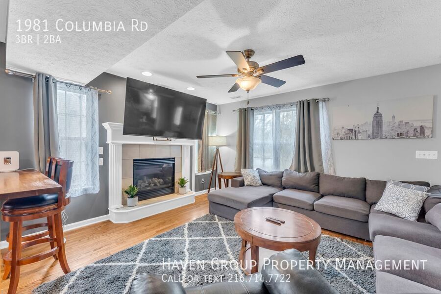 1981 Columbia Rd, Westlake, OH 44145- Spacious 3-bed 2-bath single-family home! Short-Term Rental property image