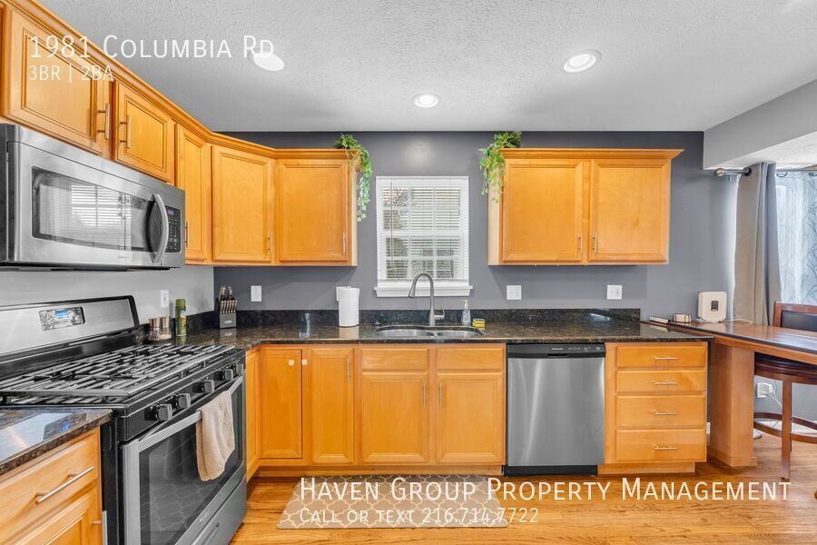 1981 Columbia Rd, Westlake, OH 44145- Spacious 3-bed 2-bath single-family home! Short-Term Rental property image