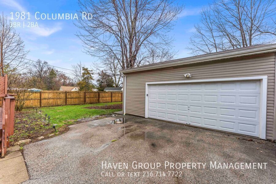 1981 Columbia Rd, Westlake, OH 44145- Spacious 3-bed 2-bath single-family home! Short-Term Rental property image