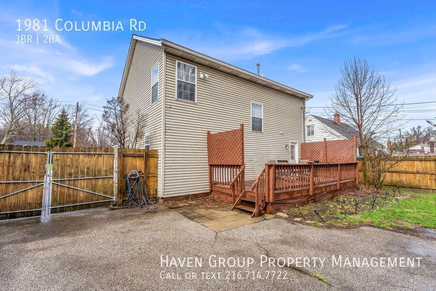 1981 Columbia Rd, Westlake, OH 44145- Spacious 3-bed 2-bath single-family home! Short-Term Rental property image